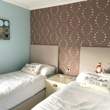 Lodge2 Int Twin Bedroom1